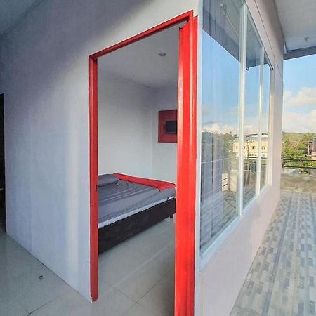 Sky Residence Tomohon Mitra Reddoorz Extérieur photo