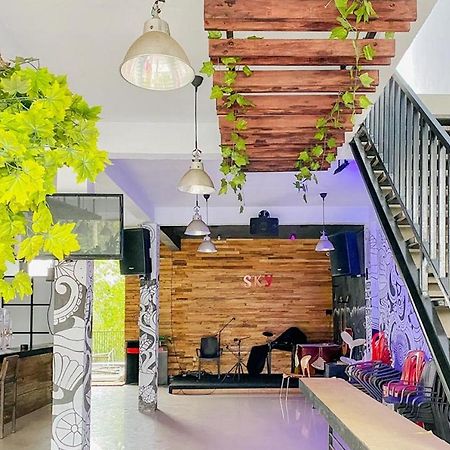 Sky Residence Tomohon Mitra Reddoorz Extérieur photo