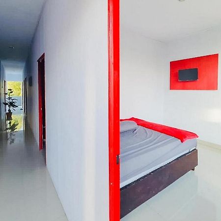 Sky Residence Tomohon Mitra Reddoorz Extérieur photo