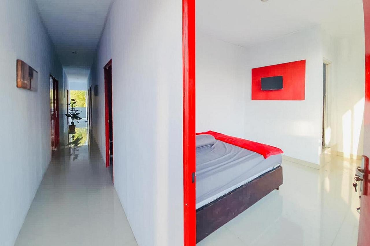 Sky Residence Tomohon Mitra Reddoorz Extérieur photo