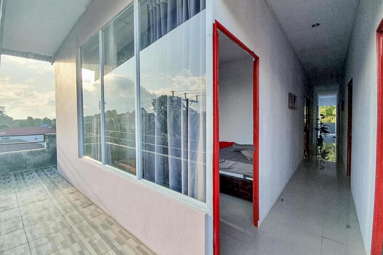 Sky Residence Tomohon Mitra Reddoorz Extérieur photo